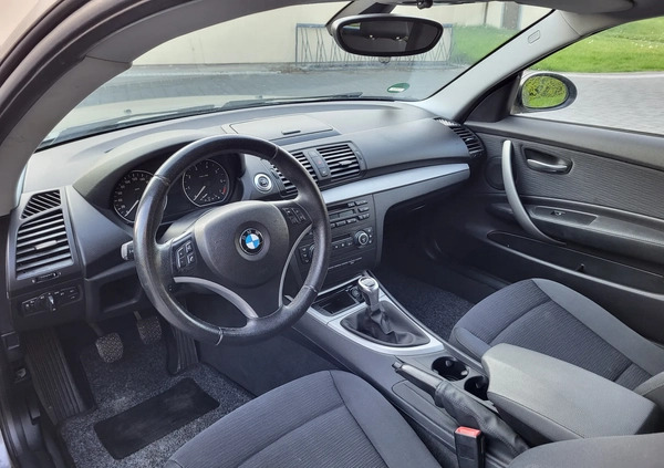 BMW Seria 1 cena 19500 przebieg: 217000, rok produkcji 2009 z Śmigiel małe 92